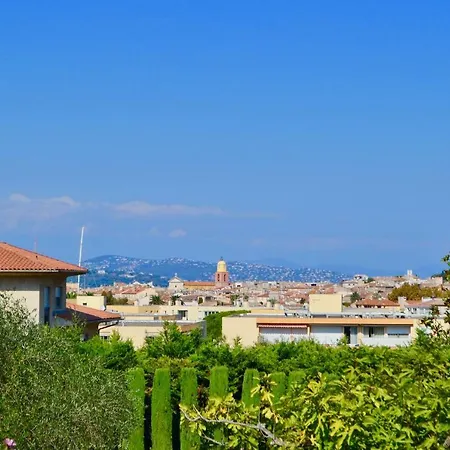 Eden Park Apartment *